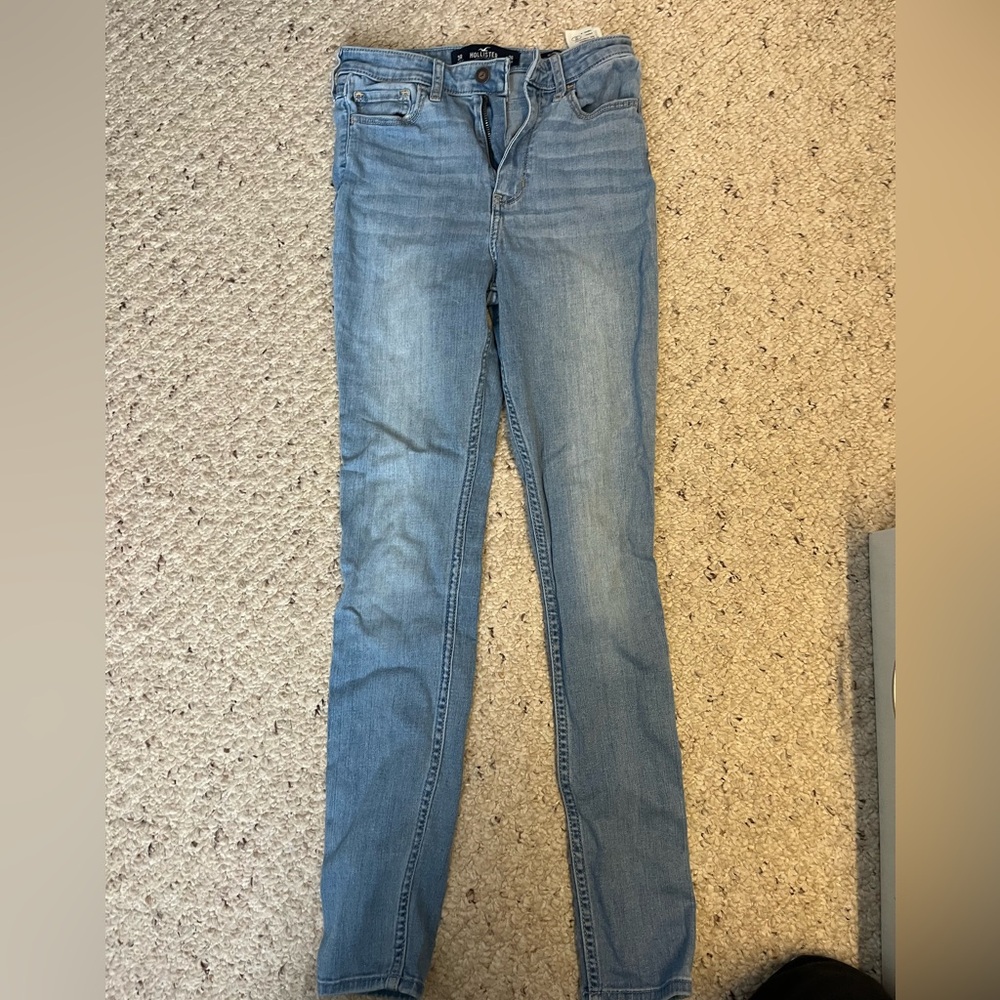 Hollister skinny jeans! Size 26.